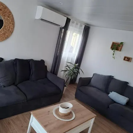 Beautiful With Pool Apartman Générac