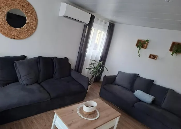 Beautiful With Pool Apartman Générac